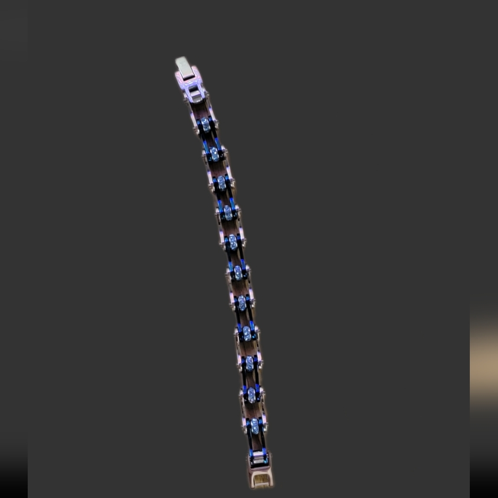 Bracelets - Picture 2 of 3